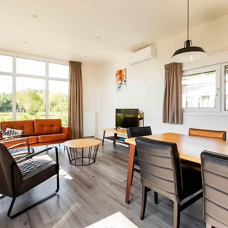 Resort Vb Comfort 5-personen Wellness Schin op Geul